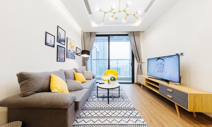 Ngoc Khanh Apartment | Full furnised serviced apartment at Vinhome Metropolis building