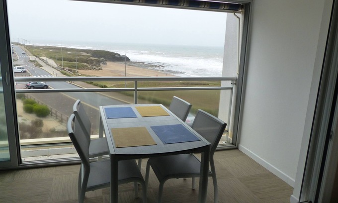 Saint-Hilaire-de-Riez Apartment | Full sea view apartment