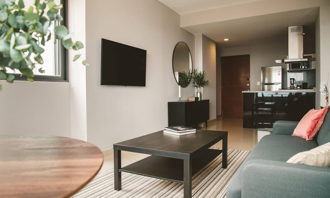 Miguel Hidalgo Apartment | Fully equipped kitchen, high speed internet, comfy king-size bed and a sofa bed.