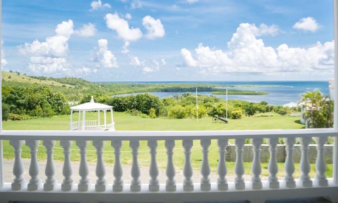 Savannes Apartment | Fully furnished/modern apartments with ocean view, 5 mins from the beach