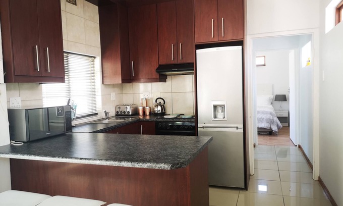 Milnerton Cottage | Fully Furnished, Self catering, Recently Renovated, Modern Cottage, Sleeps 4