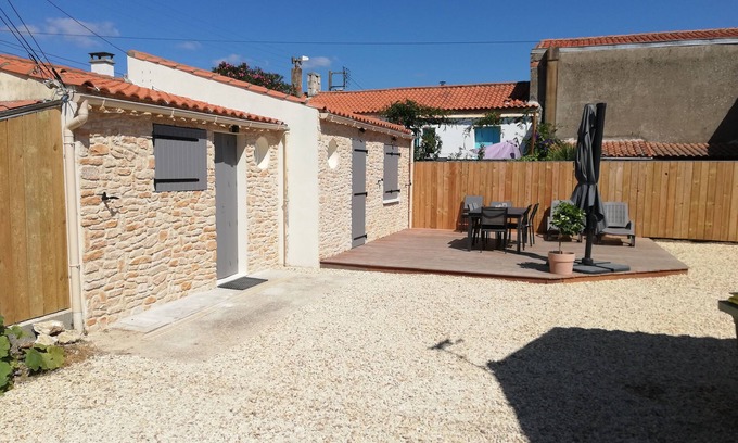La Cotiniere House | Fully renovated 100m2 fisherman's cottage 200m from the port of La Cotinière