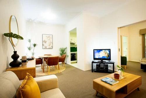 Northbridge Apartment | Fully Renovated 1Bdr Apt in Northbridge