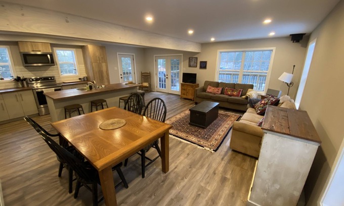 Machar Cottage | Fully renovated 4 season cottage on pristine lake