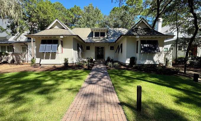 Palmetto Bluff Cottage | Fully Renovated Custom Home in The Heart of Palmetto Bluff, With Golf Membership