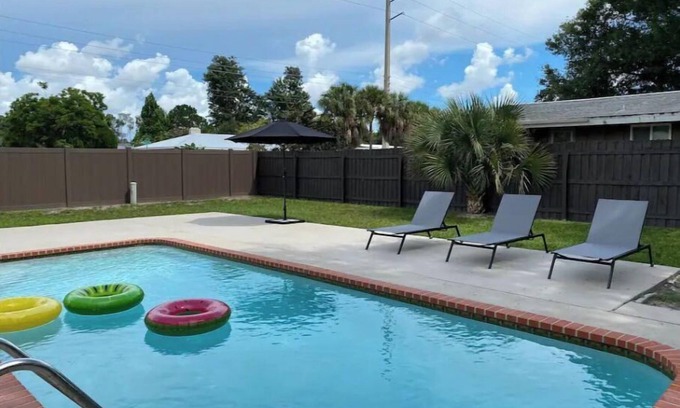 Alta Vista House | Fully Renovated Sarasota Home with Backyard Oasisn
