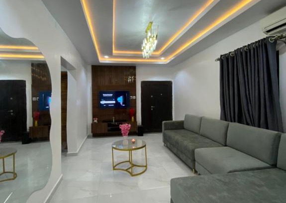 Alimosho Apartment | Fully Serviced 2 Bedroom Apartment with Free Wifi