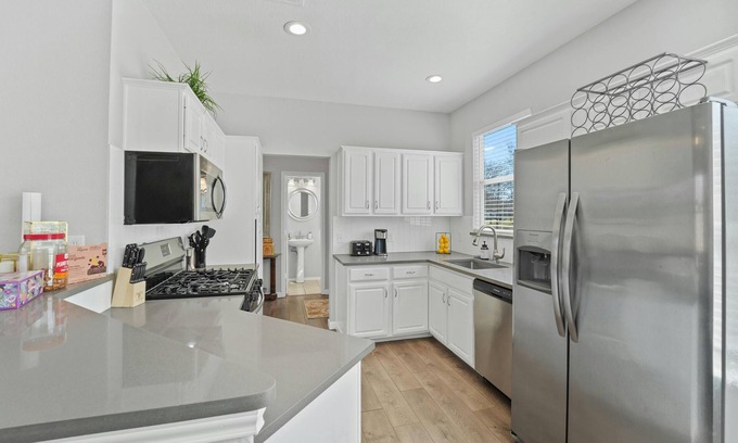 East MLK House | Fun Game Room/Balcony/Ping-Pong/15 min to DT