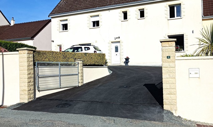 Les Moitiers-d'Allonne Apartment | Furnished apartment 50 m 2 for 4 pers. max 1500 m from the Hatainville beach.