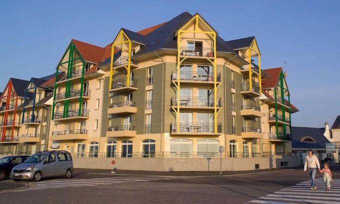 Cayeux-sur-Mer Apartment | Furnished Apartment with balcony or terrace