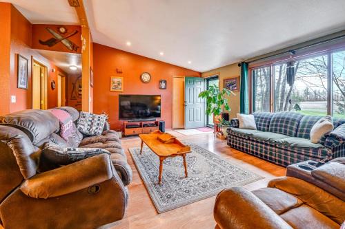 Manawa House | Furnished Deck with Forested Views Manawa Home!
