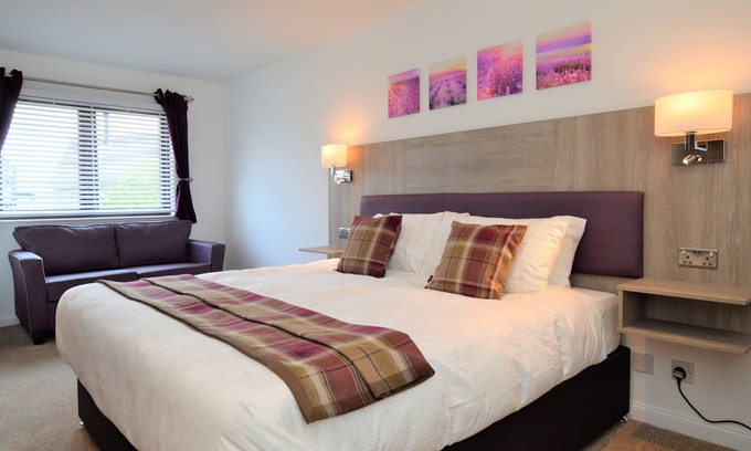 Tighnabruaich Hotel | Fyne Rooms Arran - sleeps 4 guests in 1 bedroom