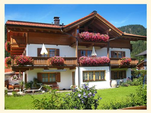 Reit im Winkl Apartment | Gästehaus Bergwinkl