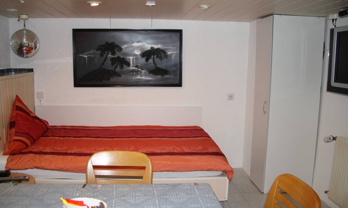 Weil am Rhein Apartment | Gästezimmer 25qm, mit Küche und Bad