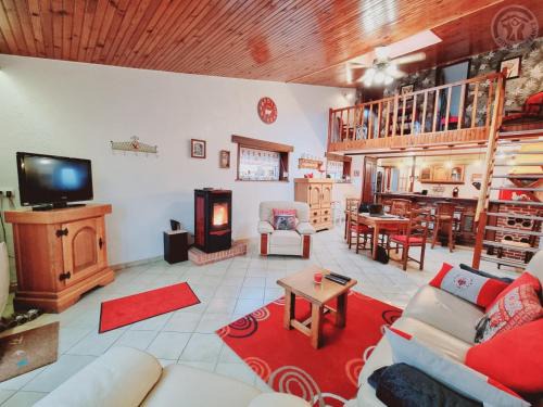 Eppe-Sauvage House | Gîte chaleureux en plein cœur de la nature avec terrasse, animaux acceptés, proche Val Joly - FR-1-510-183
