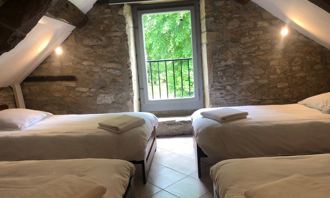 Caylus Cottage | Gîte Charles Baudelaire, sleeps 8