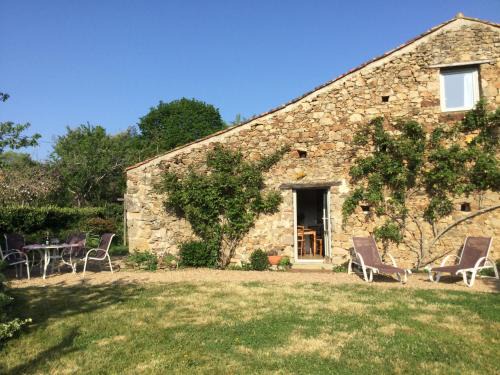 Rives de l'Yon House | Gîte charmant avec jardin clos, proche attractions, 2 chambres, Wifi, parking, calme assuré - FR-1-426-138