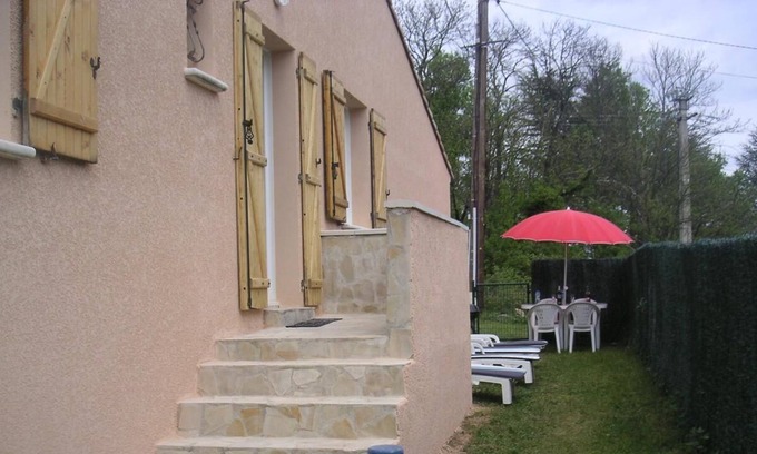 Banne House | Gîte coquelicot en ardèche méridionale.