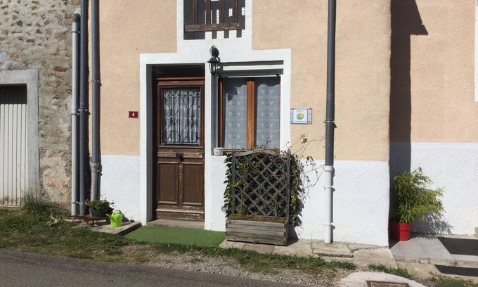 Planchez House | Gîte Dans Petit Hameau au Calme ,proche des Sentiers de Randonnées et des Lacs