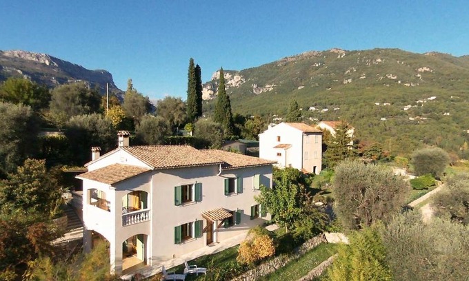Le Bar-sur-Loup Apartment | Gîte de charme La Pascaline