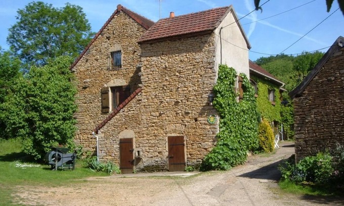 Joncy House | Gîte de Fer - GENOUILLY