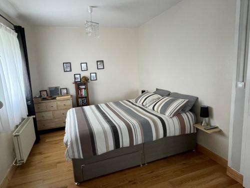 Baincthun Apartment | Gîte de l'écureuil62, près des plages et de la forêt