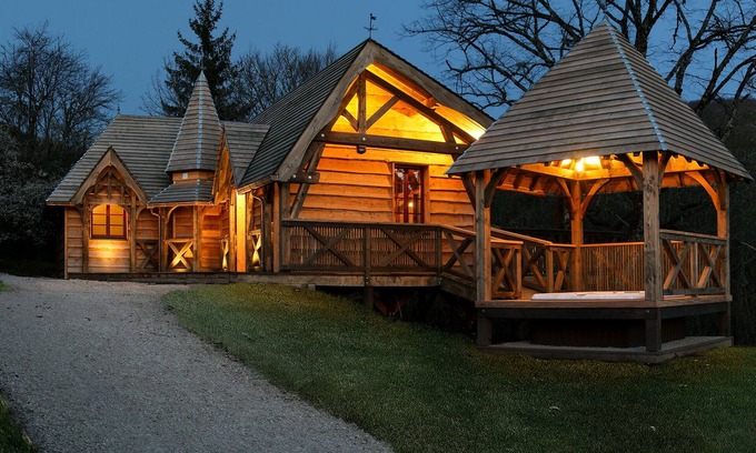 La Bussiere-sur-Ouche Cabin | Gîte de L'hôtel-dieu, Mon Château en Bois en Bourgogne Avec SPA