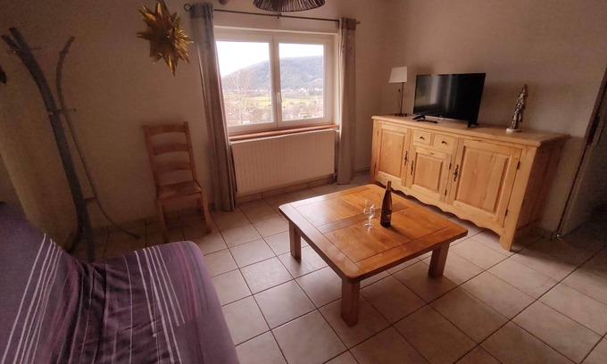 Dommartin-les-Remiremont Cottage | Gîte Elena with Spa Jacuzzi Sauna Fishing pond