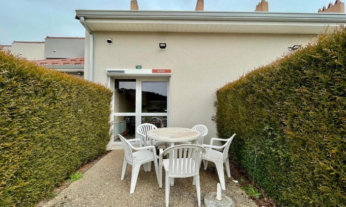 Cayres House | Gîte familial près du Puy-en-Velay avec accès rapide au Lac du Bouchet - FR-1-582-340