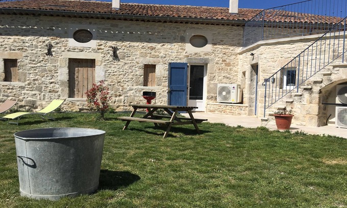 Barjac House | Gîte Léonie " Entre Cèze et Ardèche " 30430 BARJAC