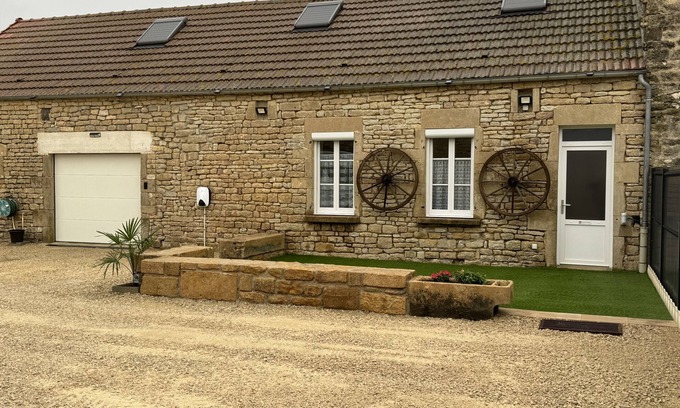 Quincerot House | Gîte Lecurie Dans un Petit Village en Bourgogne Avec ses Petits Commerces