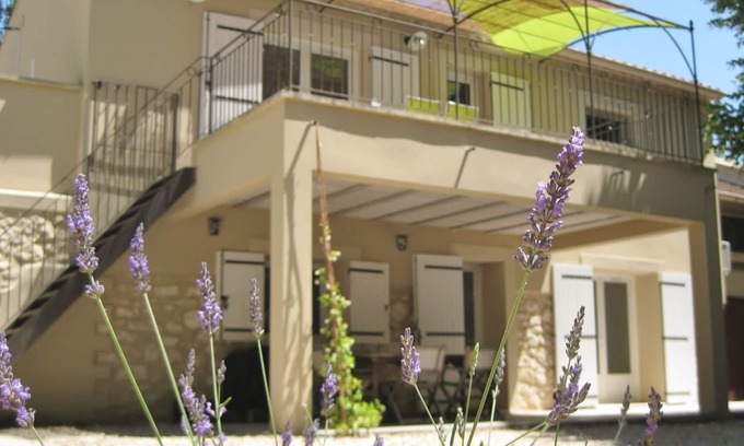 Orgon Cottage | Gîte mas la Mounine (first floor)