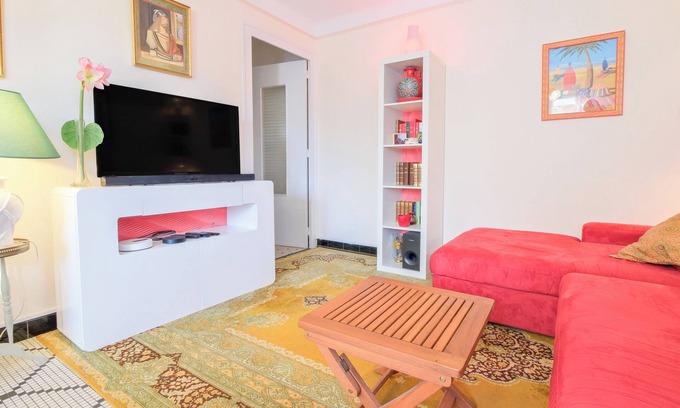 Boulazac-Isle-Manoire Apartment | Gîte Monplaisir, cosy with private garden