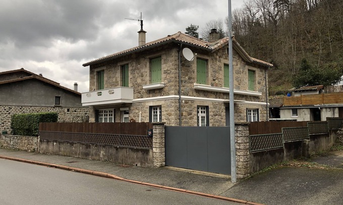 Mariac House | Gîte Pour Détente ou Sportif Village Typique, Épicerie Bar. .animaux non Accepté