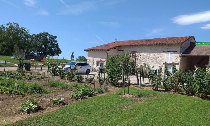 Tossiat House | Gîte Tossiat, 3 pièces, 4 personnes - FR-1-493-144