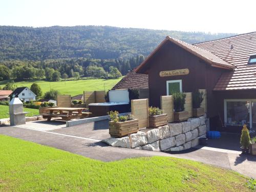 Corcelles Apartment | gîtes gorevirat