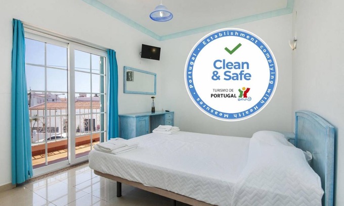 Ameijeira Apartment | G - Bedroom 1-3 in the Lagos Inn Guesthouse