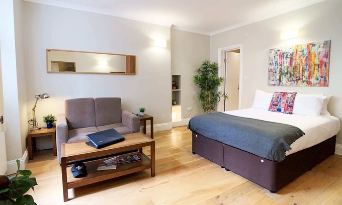 Tachbrook Apartment | G1s - Trendy flat with private entry near Big Ben