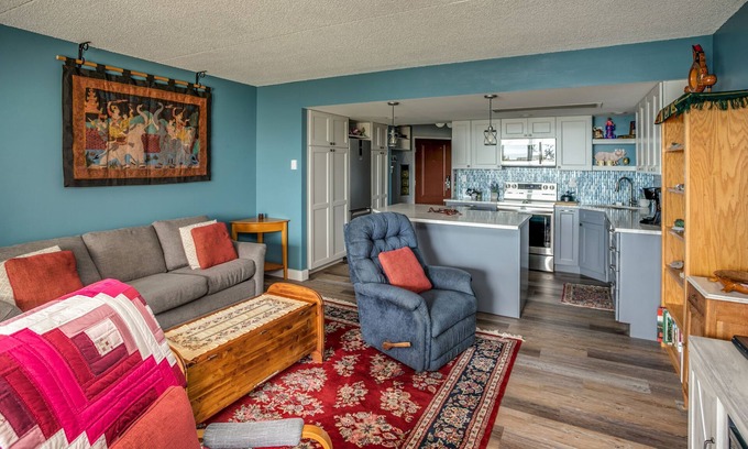 Gearhart Condo | G606 - 1 Bedroom First Floor Gearhart House allows one pet No cleaning fees