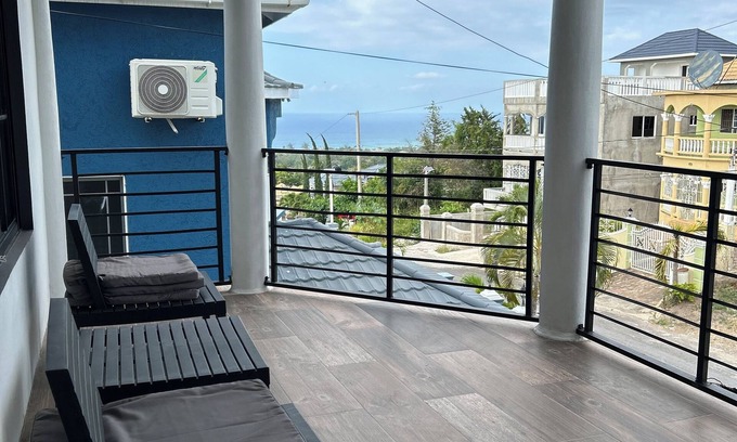 Runaway Bay Villa | Gab’s Place Villa