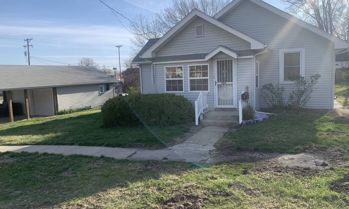 Gallatin House | Gallatin Get-Away Bungalow Perfect for quilters, hunters, or families!