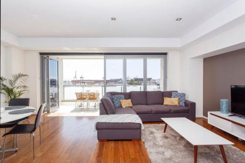 Fremantle Apartment | Galleryonhigh Spacious & Central