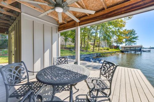 Smith Mountain Estates House | Game Day Getaway on Lake Martin with Private Dock