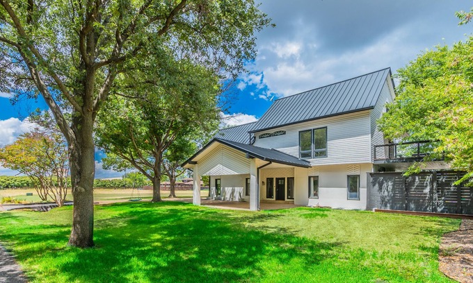 Hebron House | Game & Relax | Pickleball Court, Ping-Pong then Hot Tub