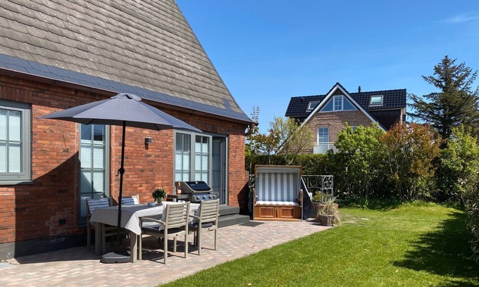 Westerland House | GANTERS HÜS SYLT - Detached vacation home with garden, e-station, 300m to the sea