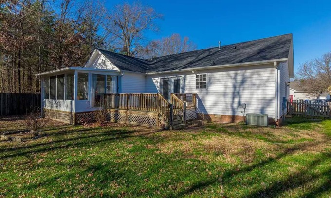 Kernersville House | Garage Patio Cozy Retreat Fenced Backyard