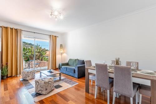 Canico Apartment | Garajau Escape Modern T2 with Balcony and Parking