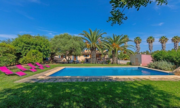 Manacor House | Garballons - Pretty house with large garden and pool
