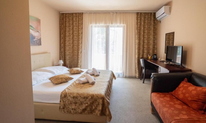 Apatin Bed & Breakfast | Garden House
