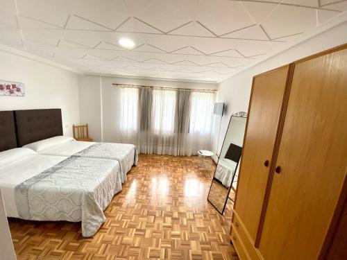 Ribadavia House | Garden Lodge Hostal Evencio